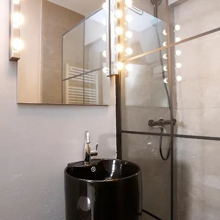 Lovely Industrial Studio With Netflix * 布加勒斯特