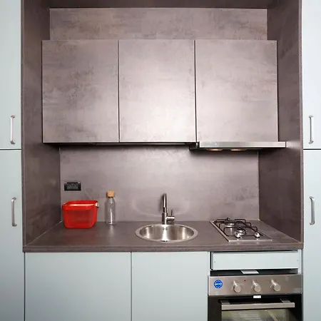 Lovely Industrial Studio With Netflix アパート *